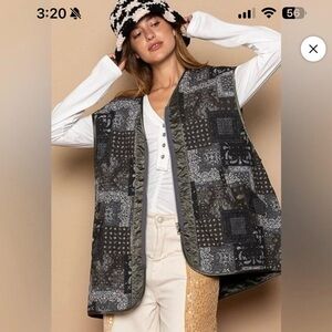 New POL olive green and black Patchwork Quilted Vest Sz S/M
